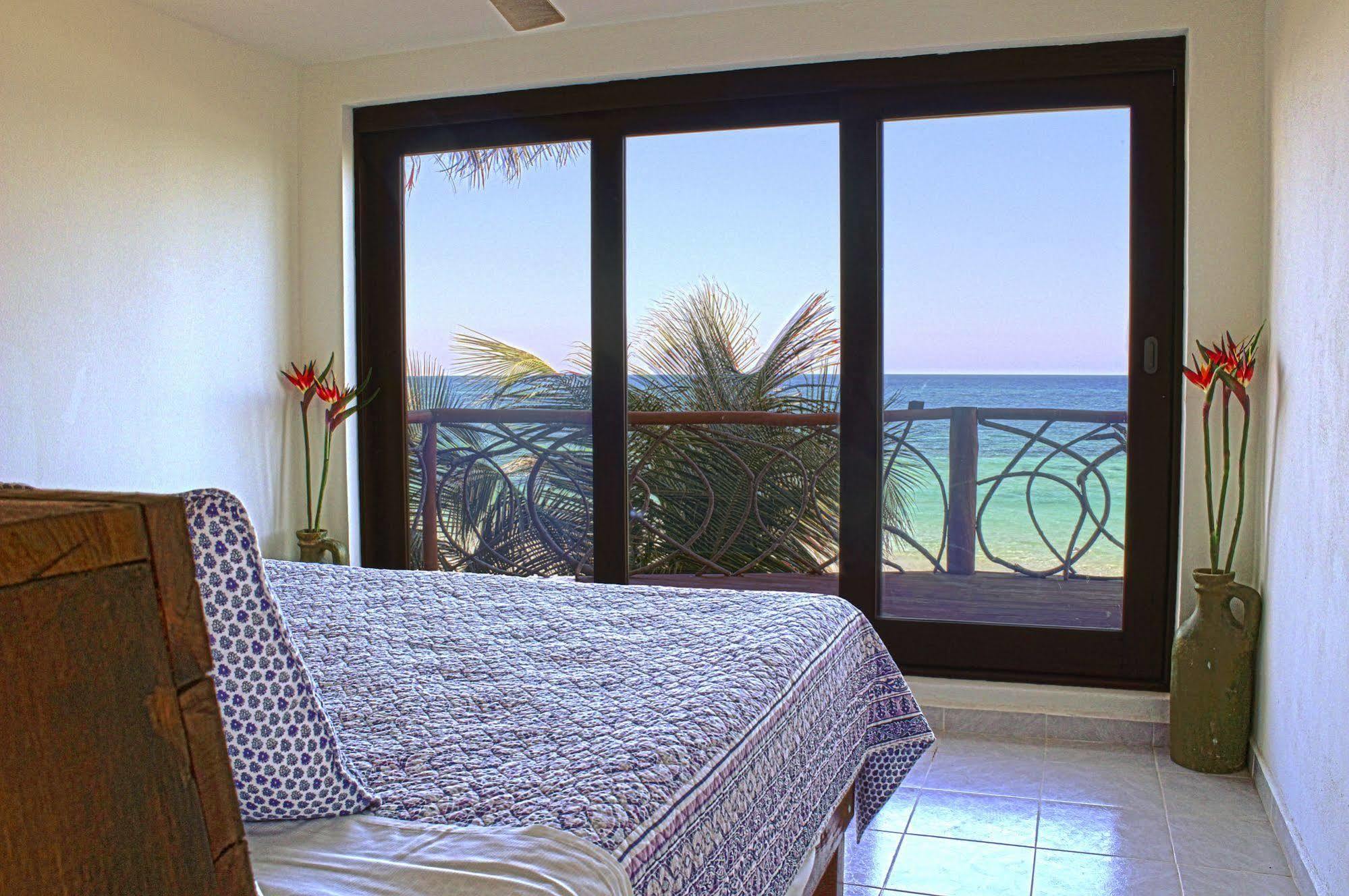 Hotel Keniza Beach 3*